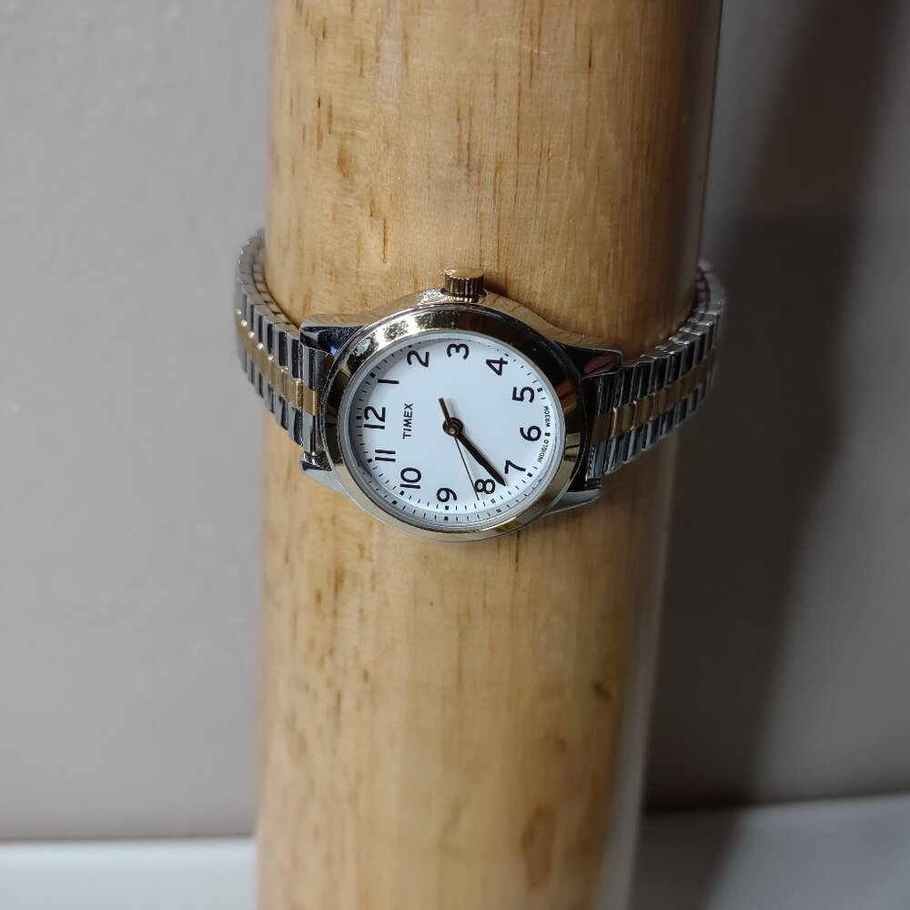 Two Tone Timex Indiglo T2NO68 6.5 Inches